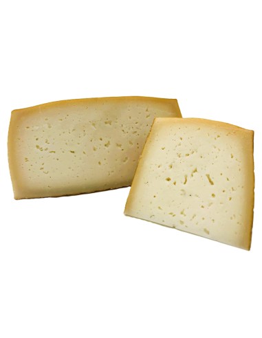 Cuña de queso Idiazabal de oveja ahumado.